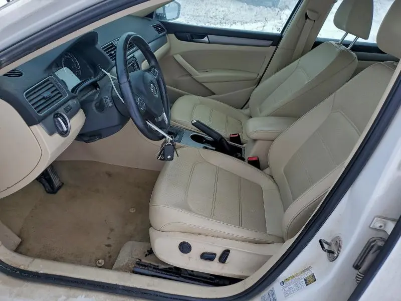 2014 VOLKSWAGEN PASSAT SE  