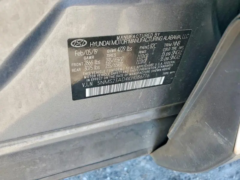 2019 HYUNDAI SANTA FE SE  