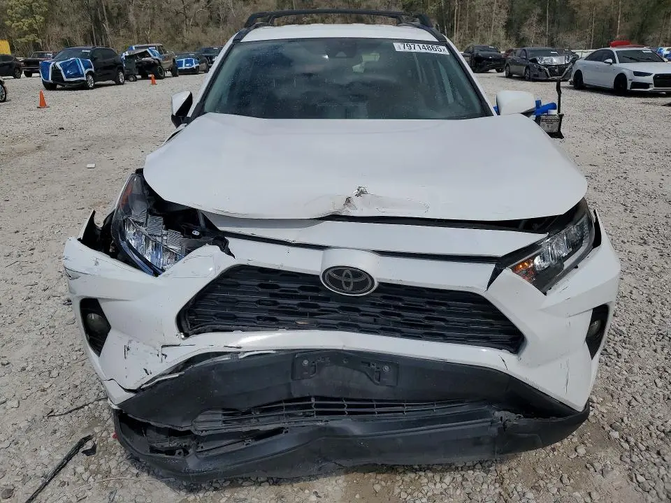 2020 TOYOTA RAV4 XLE  