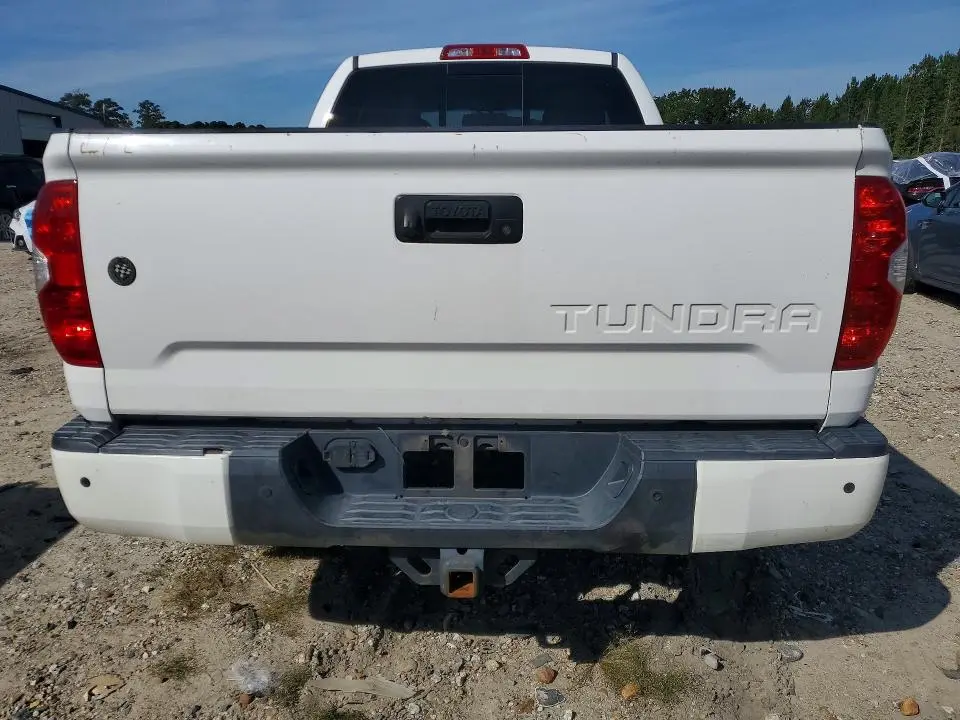 2016 TOYOTA TUNDRA SR5  