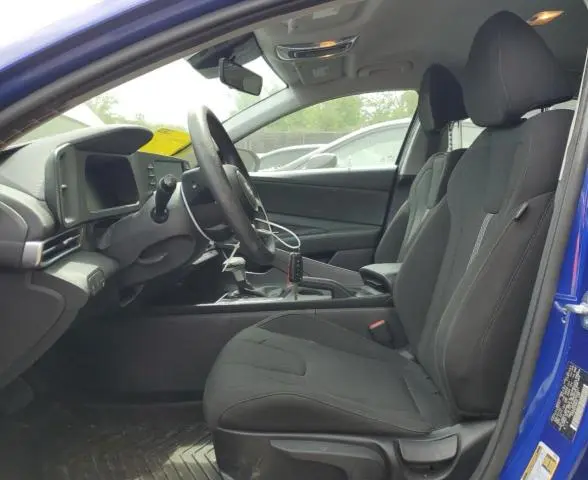 2024 HYUNDAI ELANTRA SE