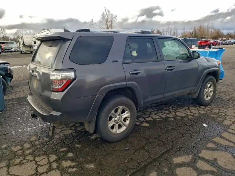 2023 TOYOTA 4RUNNER SE  