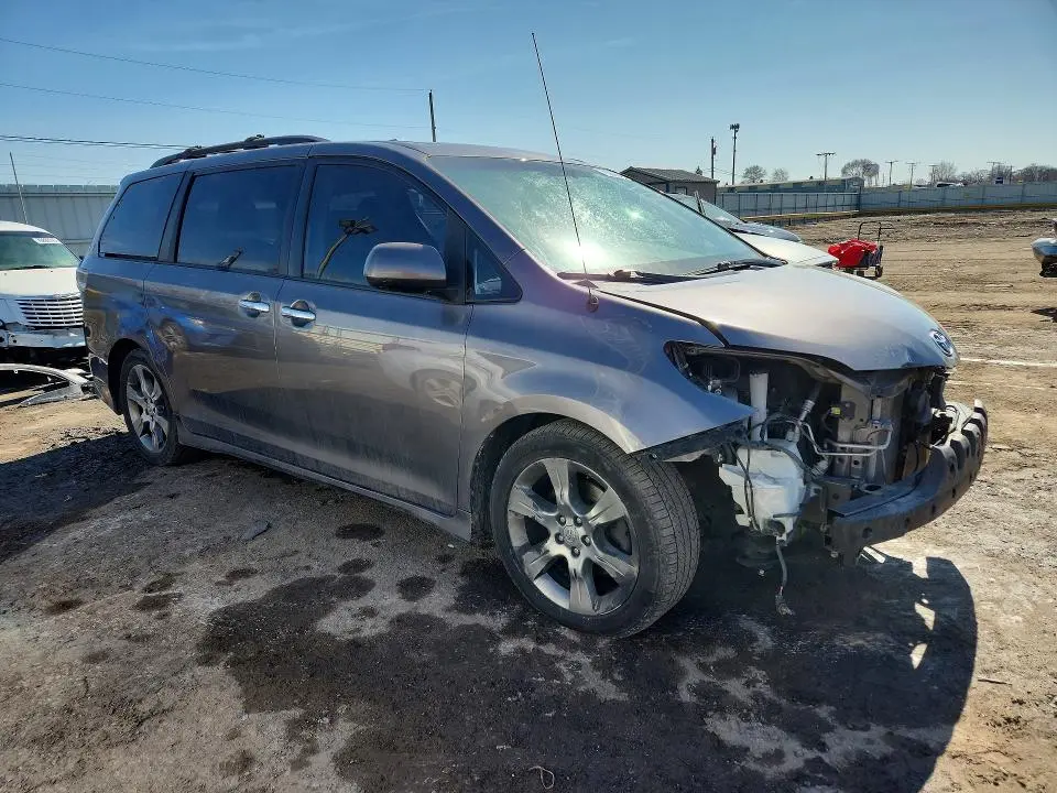 2014 TOYOTA SIENNA SE 8-PASSENGER  