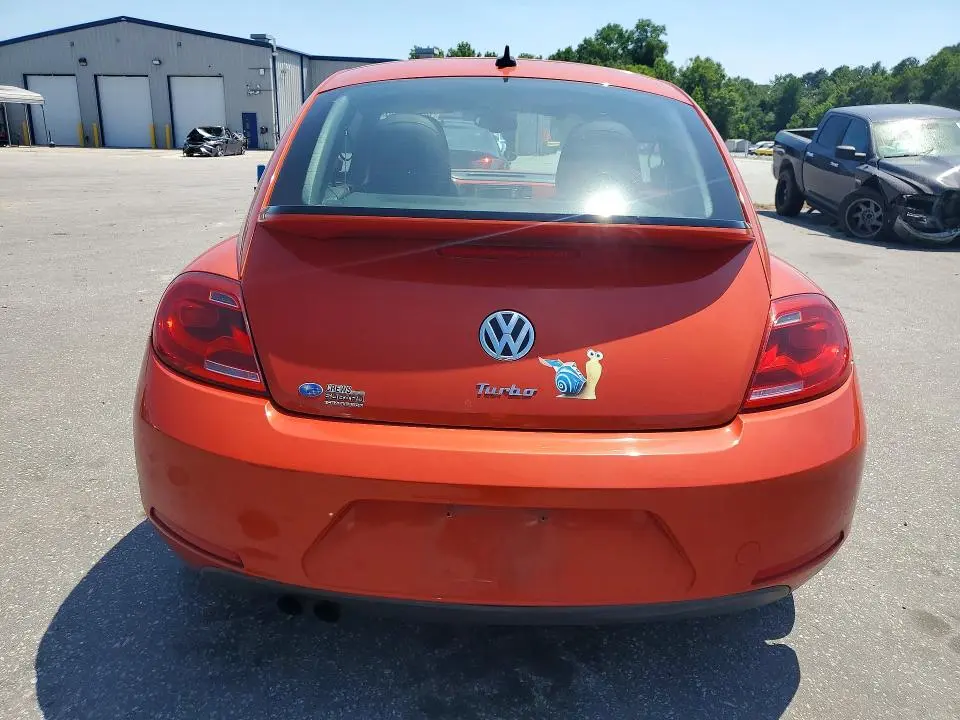 2016 VOLKSWAGEN BEETLE SE  
