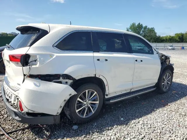2018 TOYOTA HIGHLANDER SE  