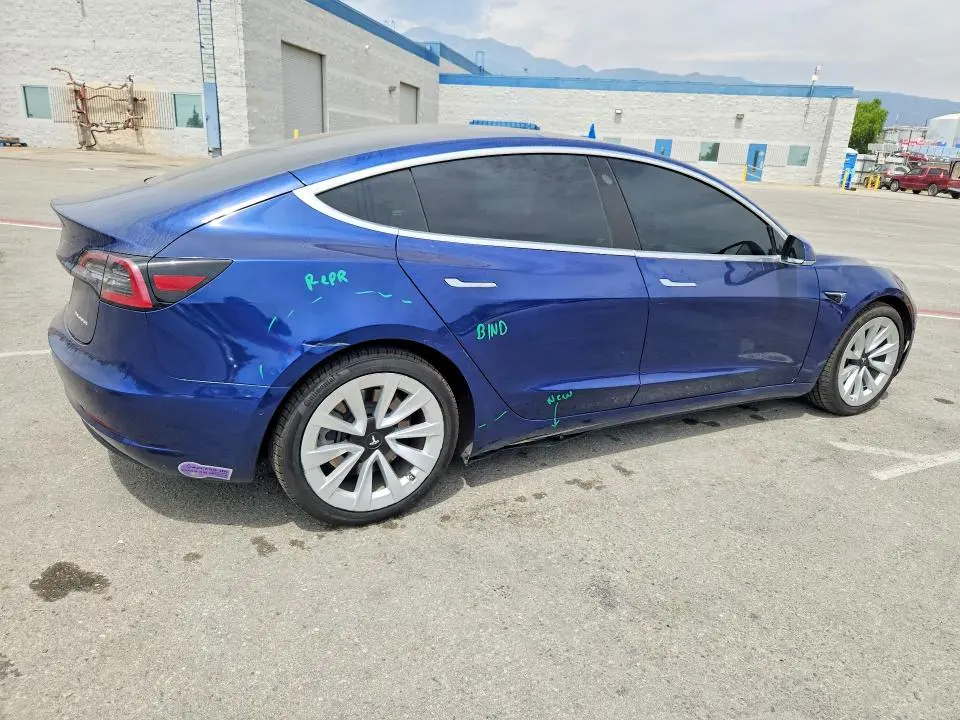2018 TESLA MODEL 3   