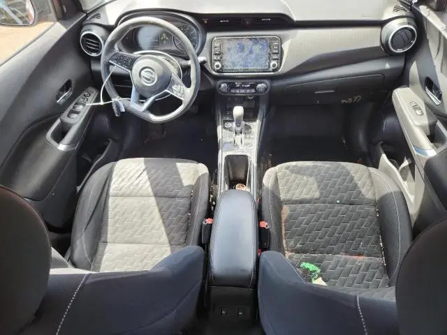 2021 NISSAN KICKS SV  