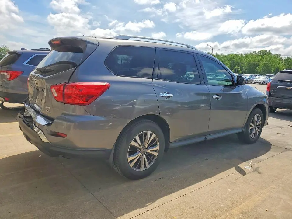 2017 NISSAN PATHFINDER SL  