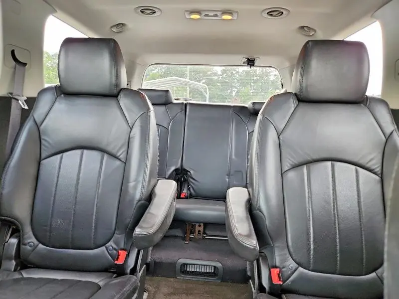 2011 GMC ACADIA SLT-2  