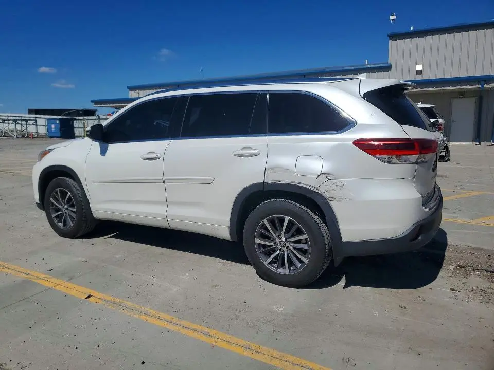 2018 TOYOTA HIGHLANDER XLE  