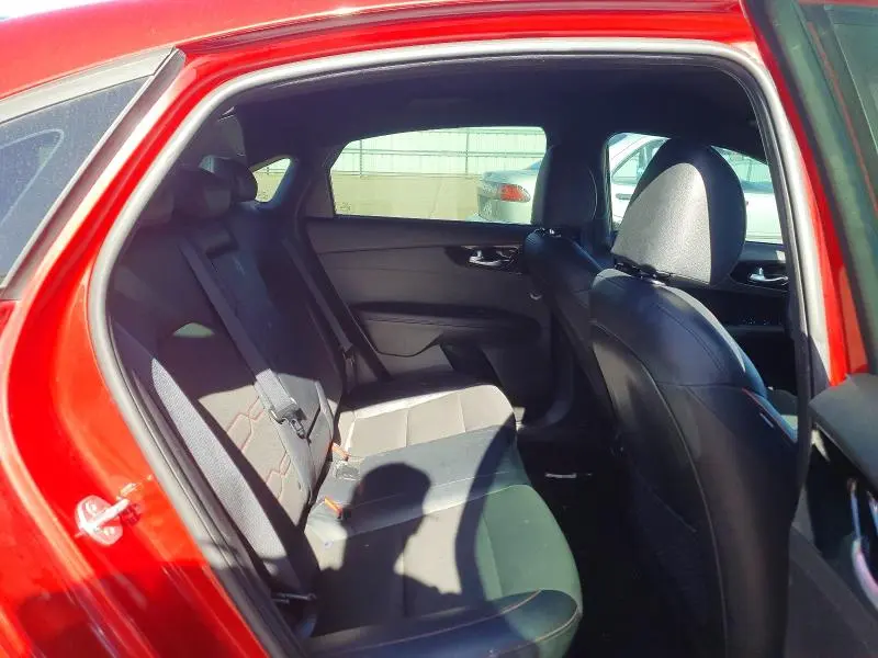 2023 KIA FORTE GT  