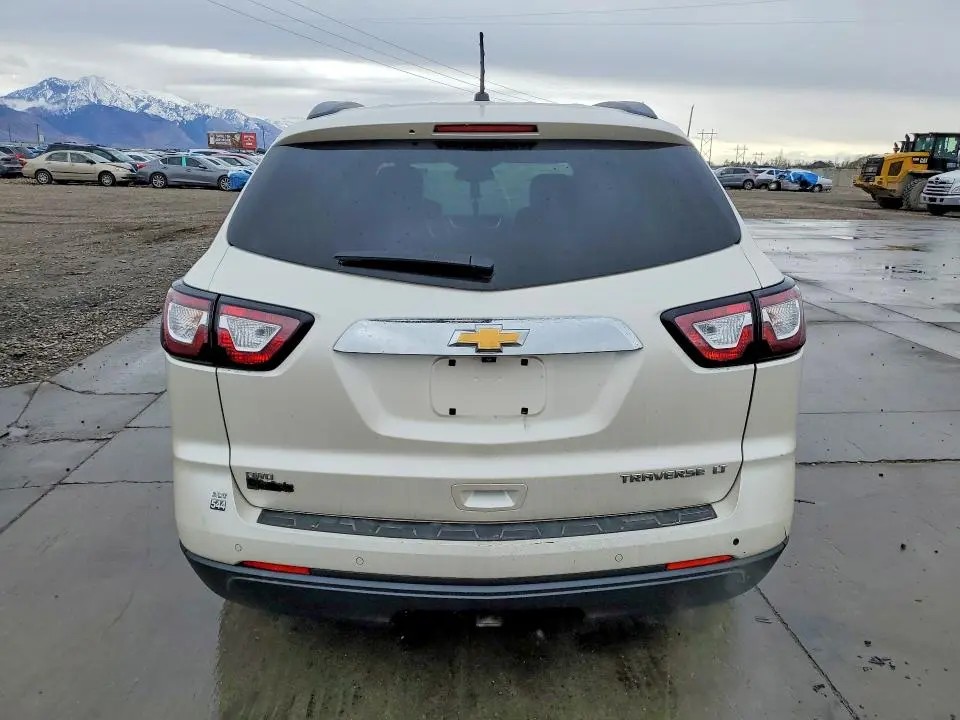 2013 CHEVROLET TRAVERSE LT  