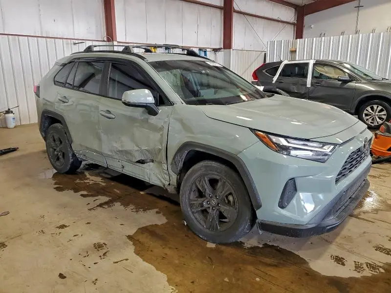2022 TOYOTA RAV4 XLE  
