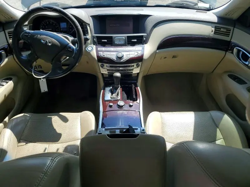 2015 INFINITI Q70 3.7  