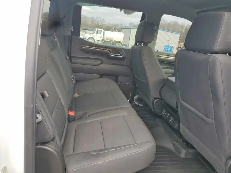 2024 CHEVROLET SILVERADO K1500 LT  