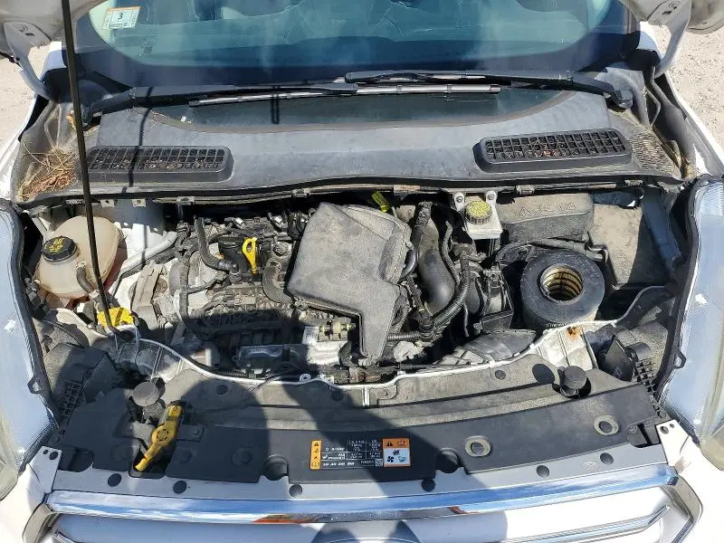 2017 FORD ESCAPE SE  