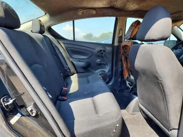 2019 NISSAN VERSA S