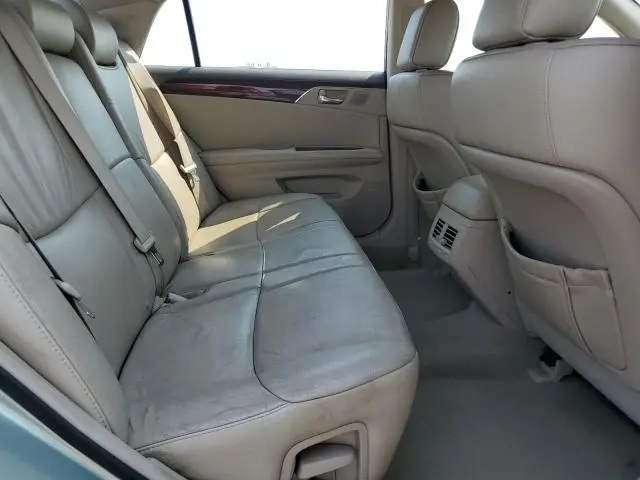 2010 TOYOTA AVALON XL  