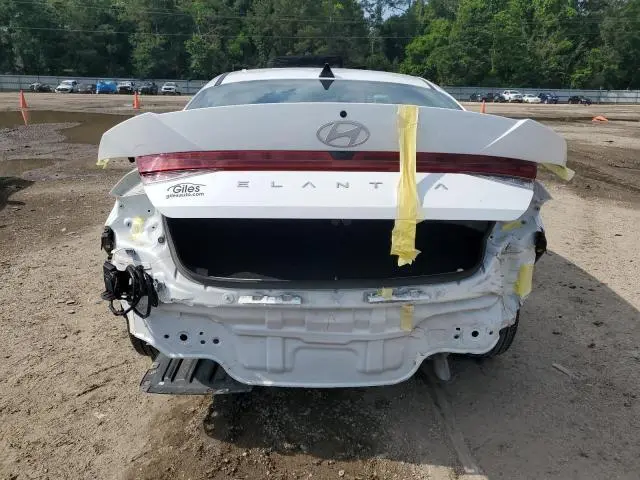 2024 HYUNDAI ELANTRA SEL  