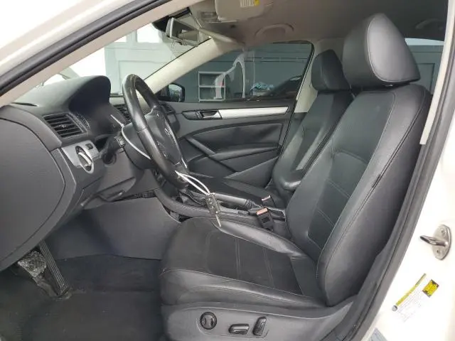 2013 VOLKSWAGEN PASSAT SE  