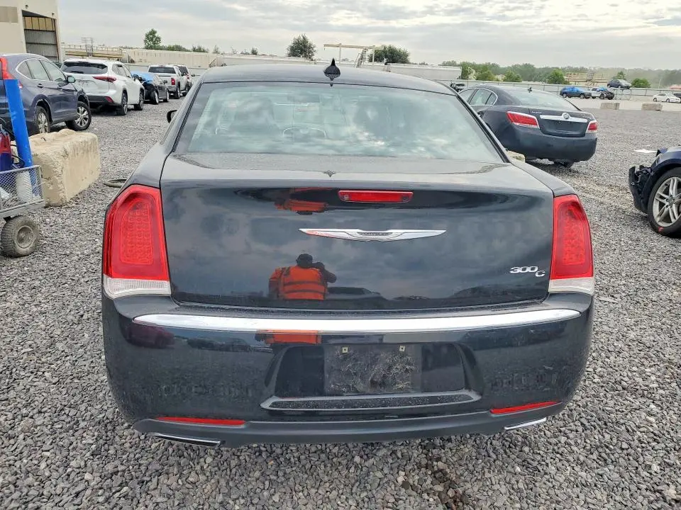 2016 CHRYSLER 300C   