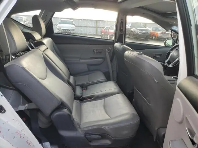 2016 TOYOTA PRIUS V FIVE  