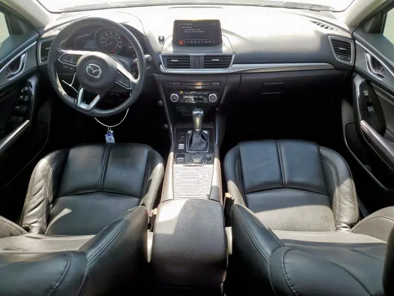 2018 MAZDA 3 TOURING  