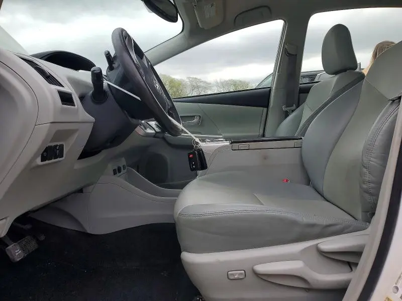 2012 TOYOTA PRIUS V FIVE  
