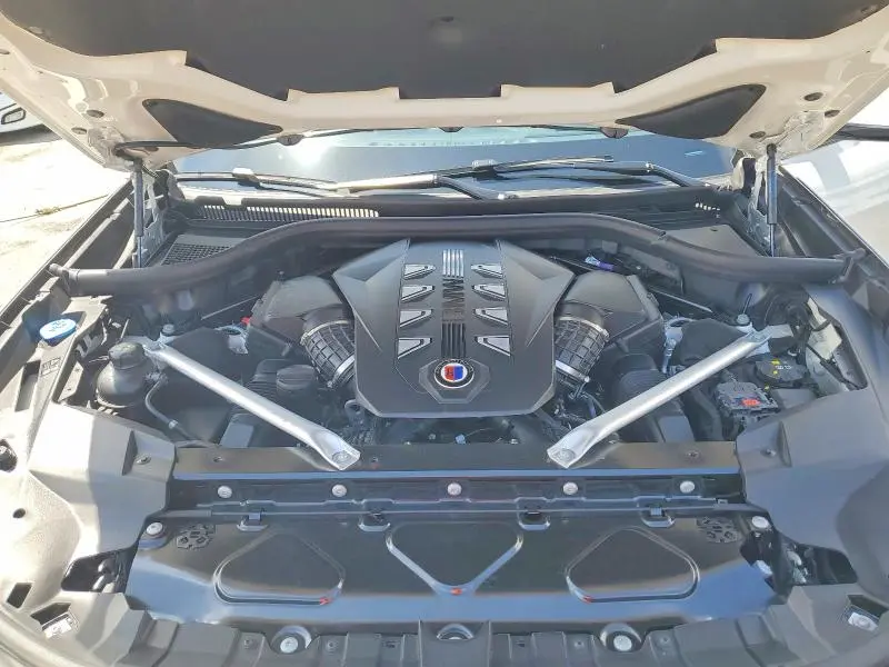 2025 BMW X7 ALPINA XB7  