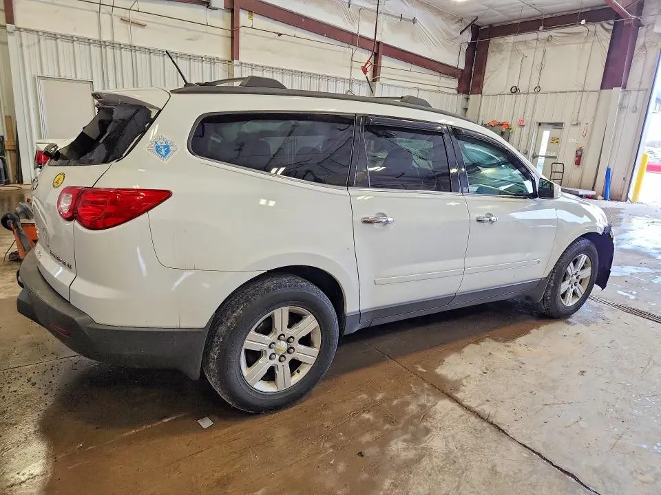 2010 CHEVROLET TRAVERSE LT  