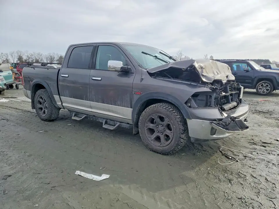 2015 RAM 1500 LARAMIE  
