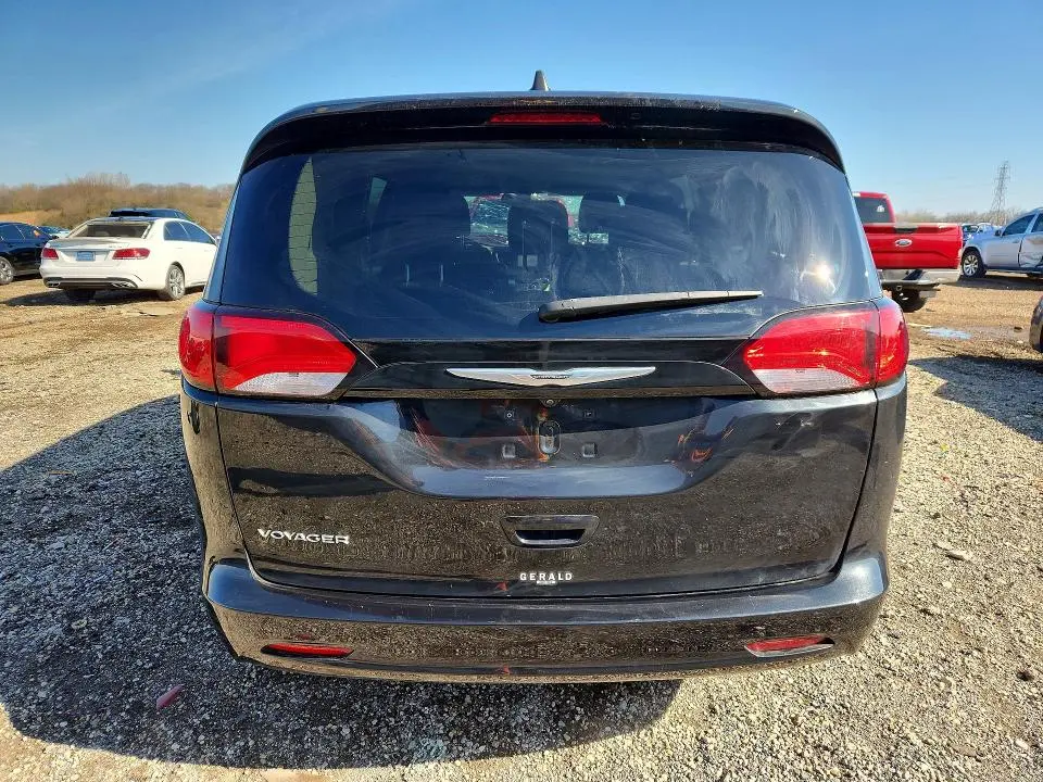 2022 CHRYSLER VOYAGER LX  