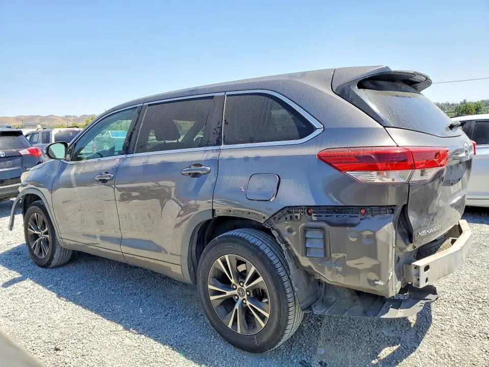 2018 TOYOTA HIGHLANDER LE  