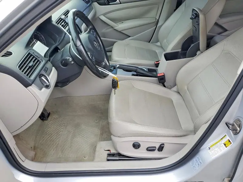 2014 VOLKSWAGEN PASSAT SE  