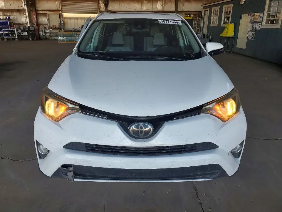 2018 TOYOTA RAV4 XLE  