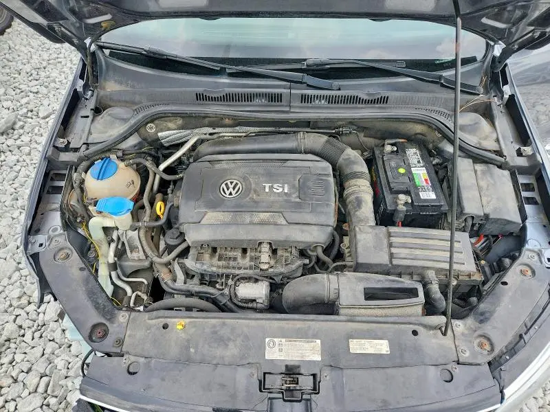 2015 VOLKSWAGEN JETTA SE  