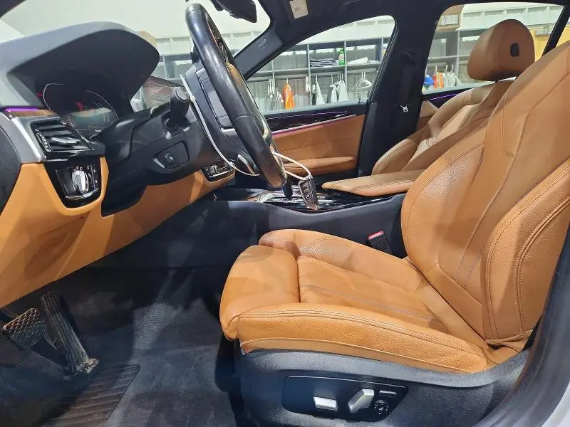 2020 BMW 530 XI  