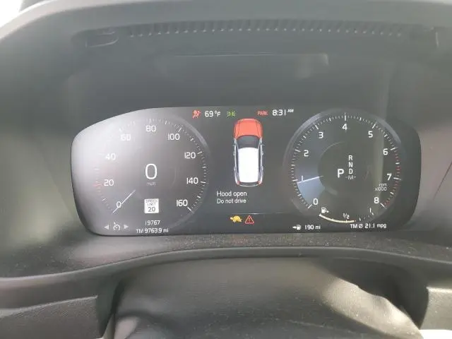 2022 VOLVO XC40 T5 MOMENTUM  