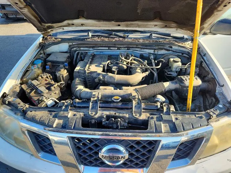 2015 NISSAN FRONTIER S  