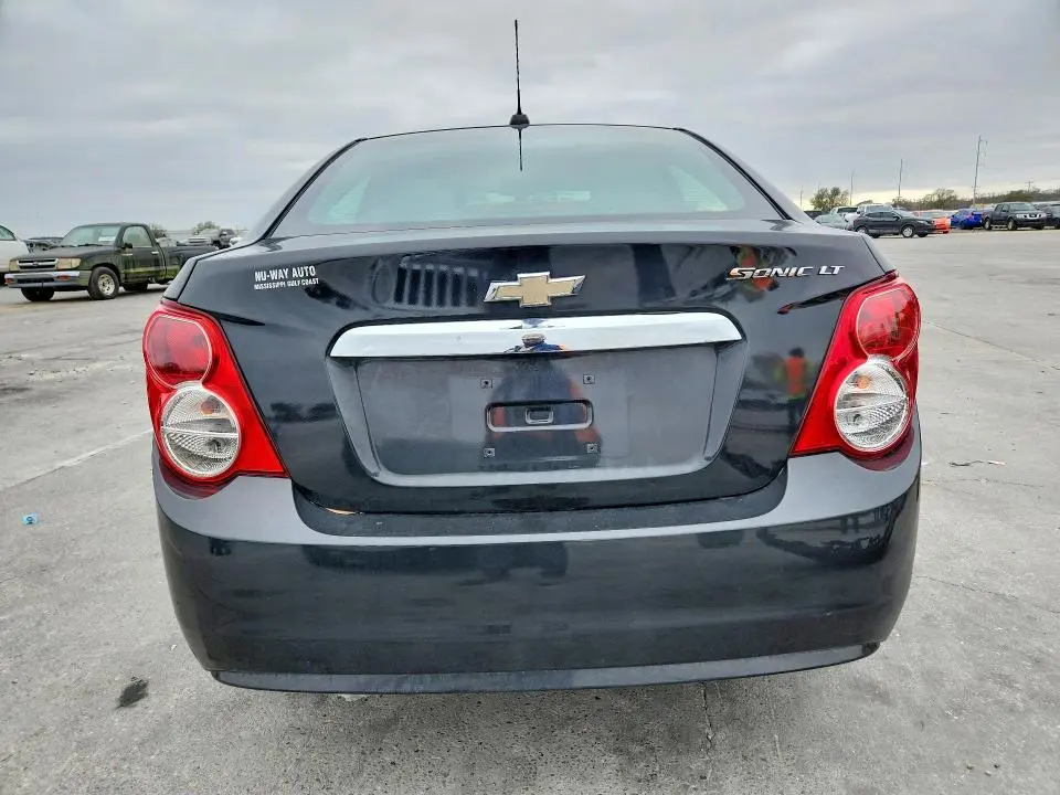 2015 CHEVROLET SONIC LT  