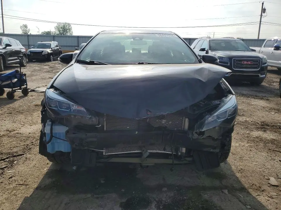 2018 TOYOTA COROLLA SE  