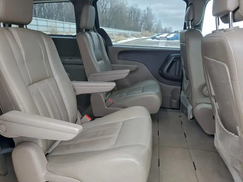 2016 CHRYSLER TOWN & COUNTRY TOURING  