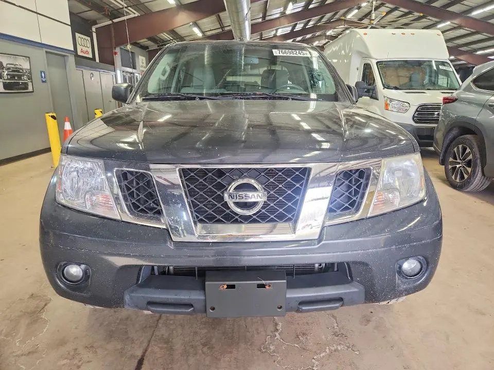 2013 NISSAN FRONTIER SV  