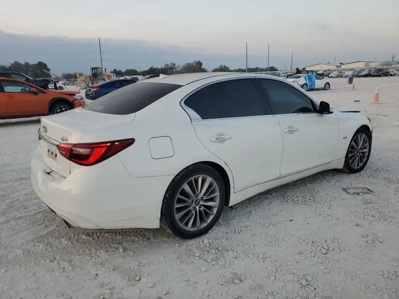 2018 INFINITI Q50 LUXE  