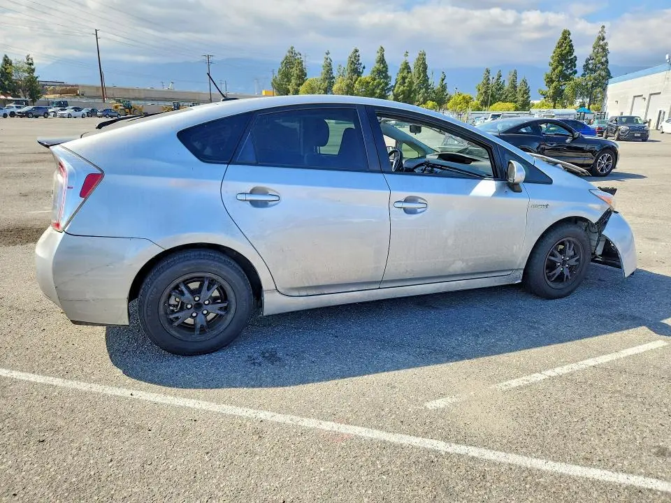 2013 TOYOTA PRIUS THREE  
