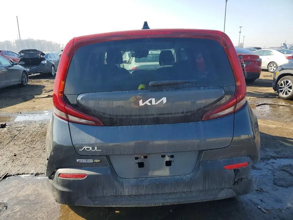 2022 KIA SOUL LX  