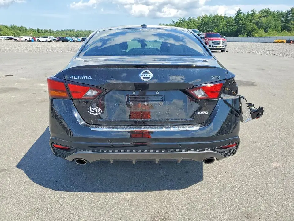 2021 NISSAN ALTIMA SR  