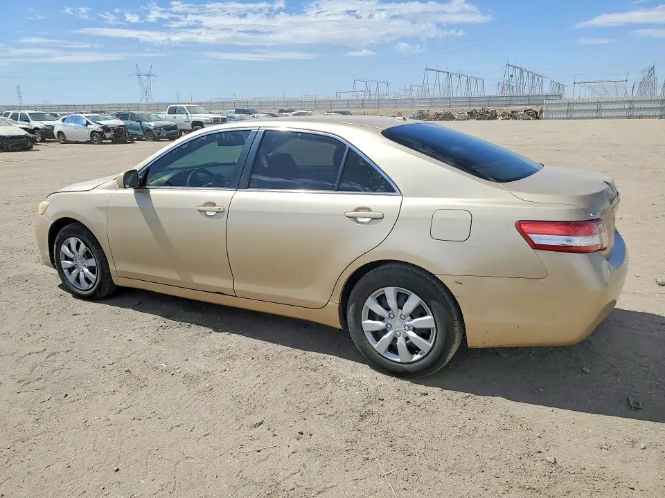 2011 TOYOTA CAMRY LE  