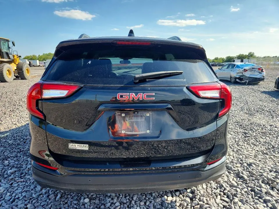 2024 GMC TERRAIN SLT  