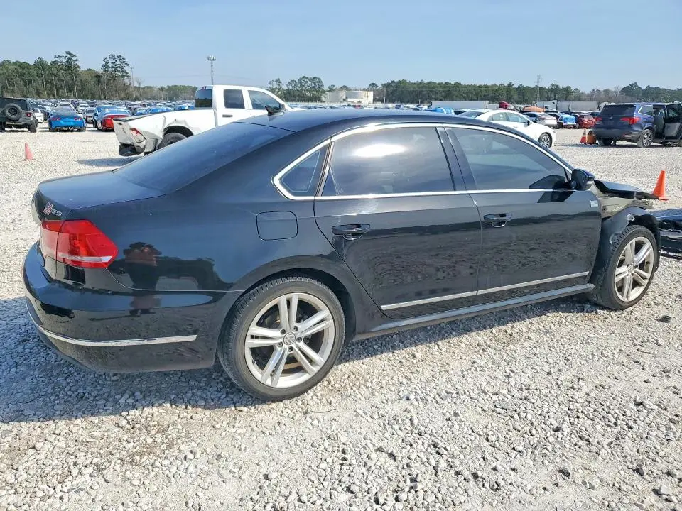 2015 VOLKSWAGEN PASSAT SE  
